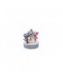 Disney Traditions - Figurine rotative Stitch et Angel avec bonhomme de neige