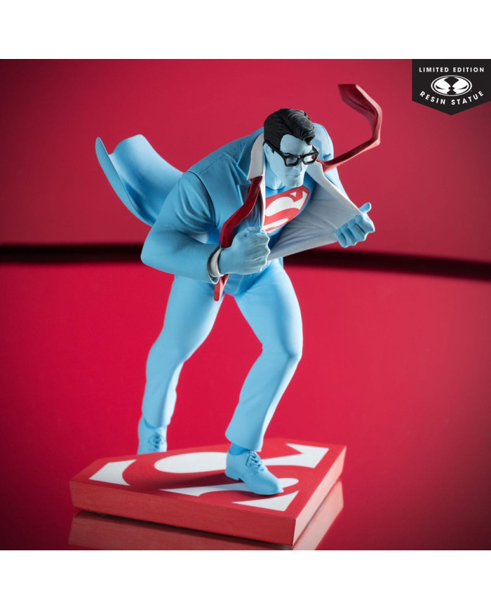 Dc Direct Statuette 1 / 10 Superman Red And Blue: Superman By Clayton Henry Limited Edition 16 Cm