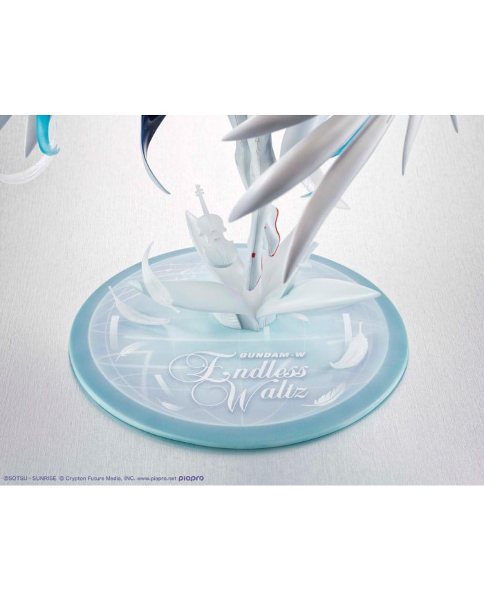 GUNDAM X HATSUNE MIKU - Lucra Miku x Wing Gundam Zero - Statuette 27cm