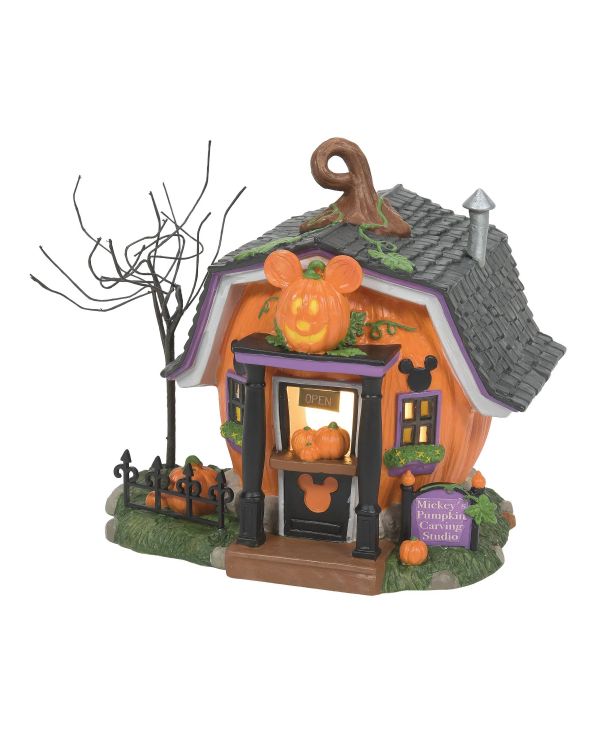 Disney Village - Pumpkintown Carving Studio