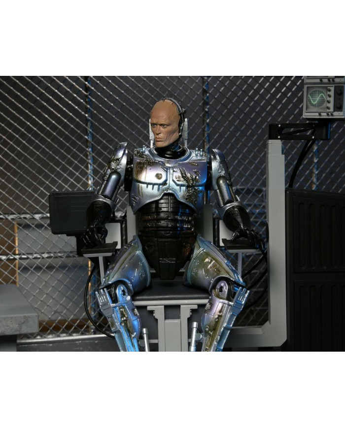 ULTIMATE ROBOCOP - Battle Damaged w/Chair - Figurine articulée 20cm
