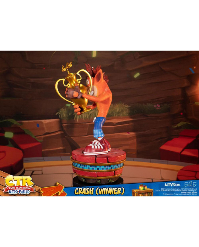 CRASH BANDICOOT - Crash Team Racing Crash Winner - Statuette 46cm
