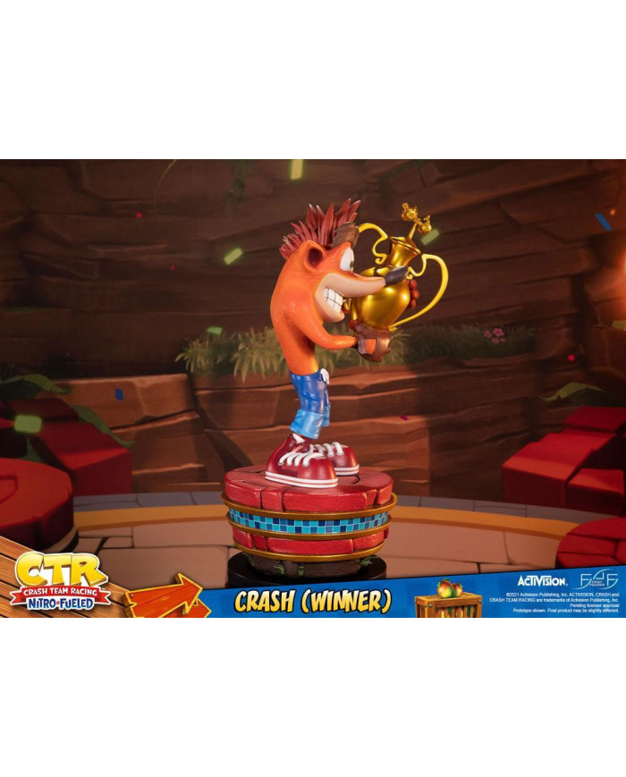 CRASH BANDICOOT - Crash Team Racing Crash Winner - Statuette 46cm