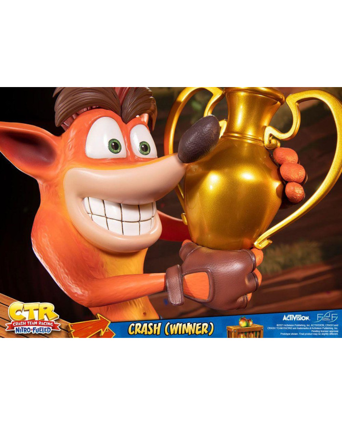 CRASH BANDICOOT - Crash Team Racing Crash Winner - Statuette 46cm