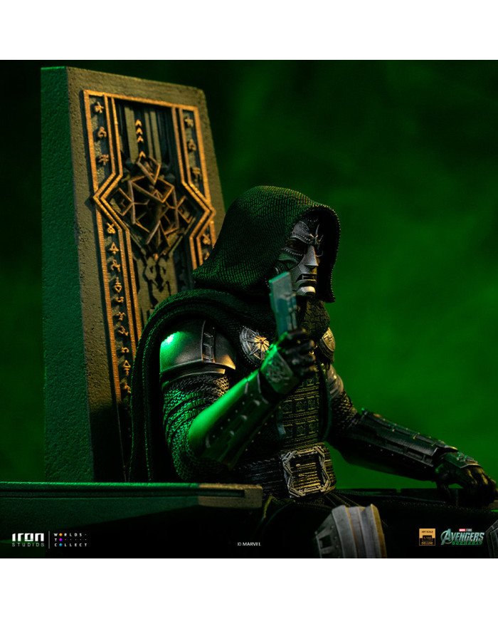 Statuette Iron Studios - Doctor Doom on Throne - Avengers: Doomsday - Deluxe Art Scale 1/10