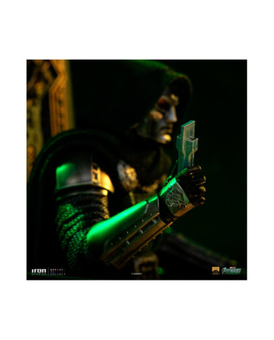Statuette Iron Studios - Doctor Doom on Throne - Avengers: Doomsday - Deluxe Art Scale 1/10
