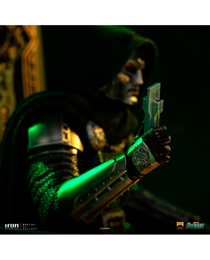 Statuette Iron Studios - Doctor Doom on Throne - Avengers: Doomsday - Deluxe Art Scale 1/10