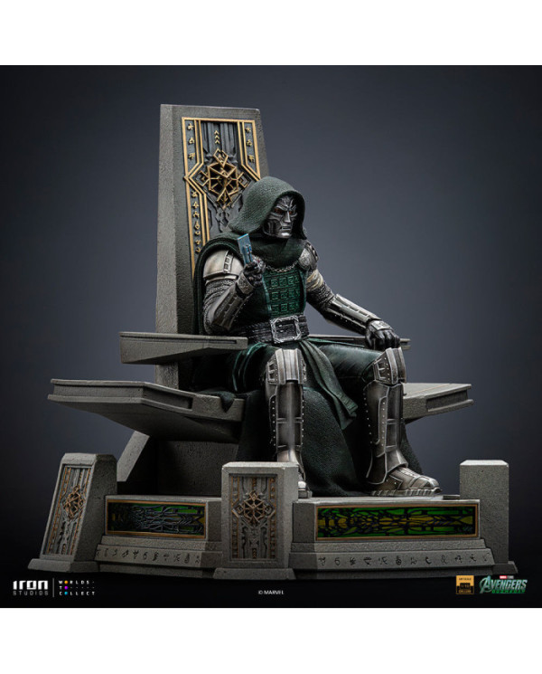 Statuette Iron Studios - Doctor Doom on Throne - Avengers: Doomsday - Deluxe Art Scale 1/10